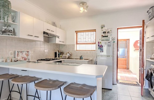 Hermanus Apartment | Stylish 2 bed apartment in Hermanus