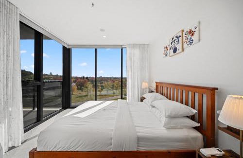 Phillip Apartment | Stylish 2-Bed Apartment with Luxe Amenities Access