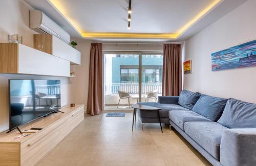 Qawra Apartment | Stylish 2-Bedroom Apartment Near the Sea