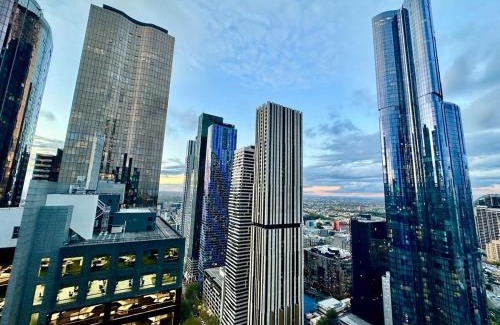 Melbourne Central Business District Apartment | Stylish 2B1B Apartment with Indoor Balcony