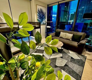 Melbourne Central Business District Apartment | Stylish 2B1B Apartment with Indoor Balcony