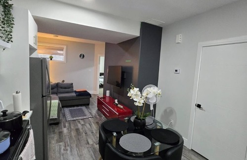 West Edmonton House | Stylish 2BD Basement Suite Close to WEM