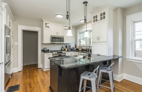 Hollywood - Mt. Vernon House | Stylish 2Bed/2Ba home in Chevy Chase, close to Downtown and UK!