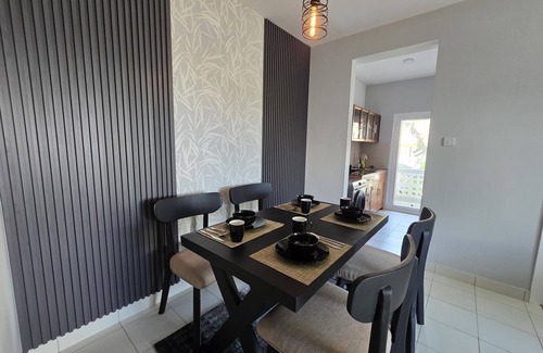 Tunguu Apartment | Stylish 2BR Apt with Balcony