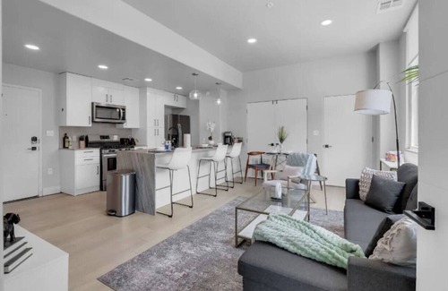 Deco District Apartment | Stylish 2BR Near BOK and Center of the Universe