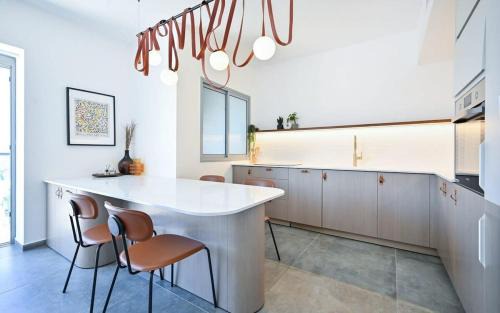 Tel Aviv Apartment | Stylish 3 Bedroom Apartment With Balcony By Vacay