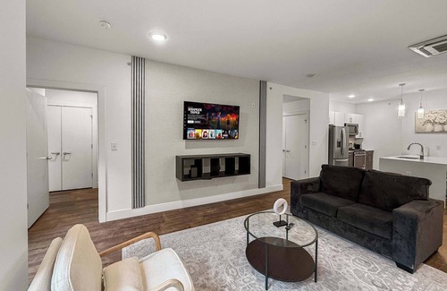Olde Kensington Apartment | Stylish 3BD | Sleeps 10 | Northern Liberties