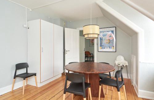København V Apartment | Stylish 5 Person Apartment in Vibrant Urban Area