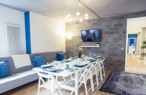 Tempelhof Apartment | Stylish 5 room apartment