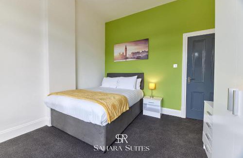 Blyth House | Stylish 5BR Contractor Stay - Work & Business - Parking