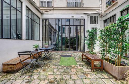 Porte-Saint-Martin Apartment | Stylish and sunny 7BD with garden for 17 guests!