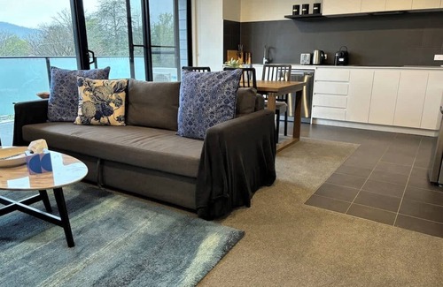 Braddon Apartment | Stylish Apartment in Braddon City Center