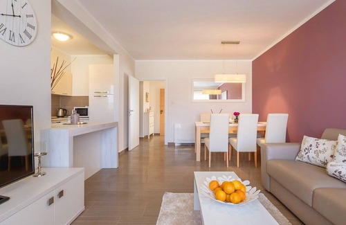 Zidarici Apartment | Stylish apartment Mande 2 in villa by the sea on Krk