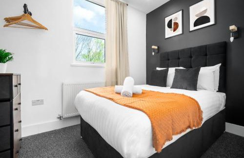 Cradley Apartment | Stylish Apartment - Rowley Regis - Parking - Netflix - Wifi - 49BG