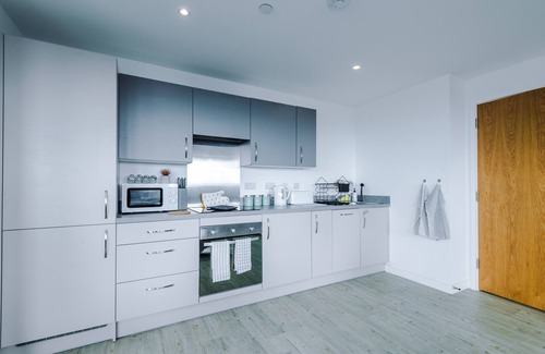 Salford Apartment | Stylish Apartment, Sleeps 6, Pool Table, Smart TVs