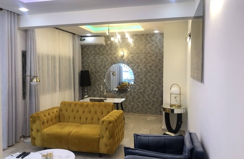 Douala Apartment | Stylish apartment wifi & free parking