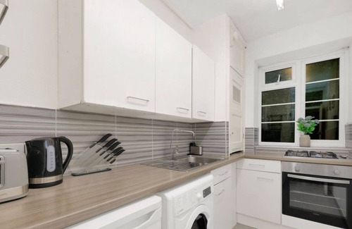 Mildmay Apartment | Stylish Apt w Kingsize Bed near Arsenal FC Stadium