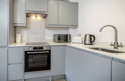 Bickley Apartment | Stylish Bickley Home Near London by StayStayStay