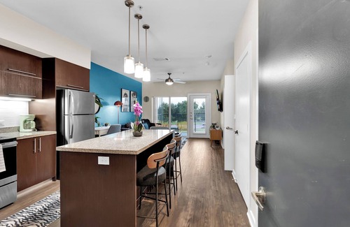 Cedar Park Apartment | Stylish Cedar Park 1BR – Pool, Gym, Walkable, Pet OK, 30 Mins from Austin
