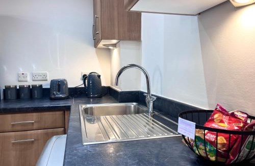 Castlefield Apartment | Stylish Central Stay! Park and Walk Anywhere