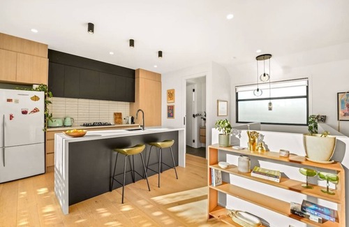 Thornbury House | Stylish Comfort in Buzzing Thornbury