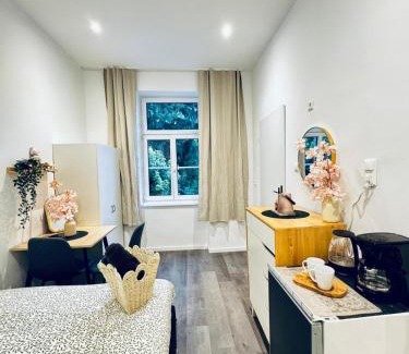 Klosterneuburg Apartment | Stylish & Comfy 1BR Apartment Very Central