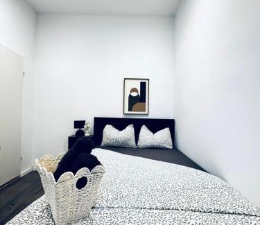 Klosterneuburg Apartment | Stylish & Comfy 1BR Apartment Very Central