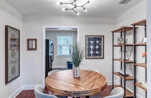 San Marco Condo | Stylish Condo - 2 block from San Marco