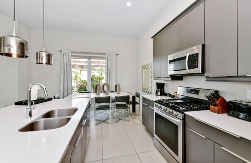 Reunion Hotel | Stylish Condo w/Resort Amenities - 7740-52-205