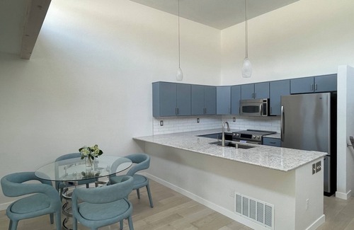 Lower Arapahoe Condo | Stylish Downtown 2BR Condo in West End