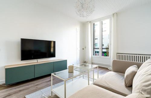 Silly-Gallieni Apartment | Stylish Getaway in Boulogne I Quick Paris Access