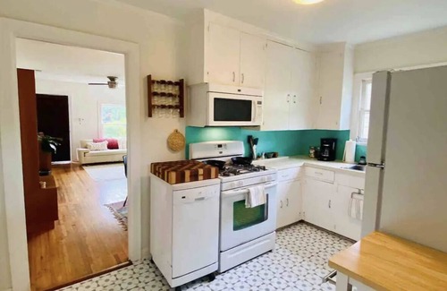 South Lamar House | Stylish home with pool and big yard in central Austin