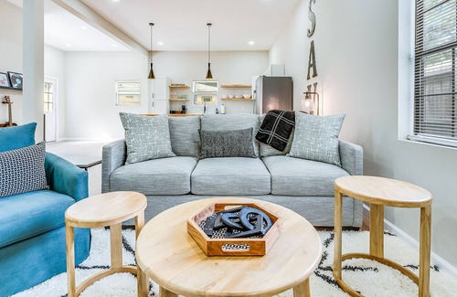 Port Wentworth Apartment | Stylish, light-filled Studio Apt