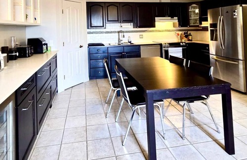 Bridgeland Apartment | Stylish Loft Apartment