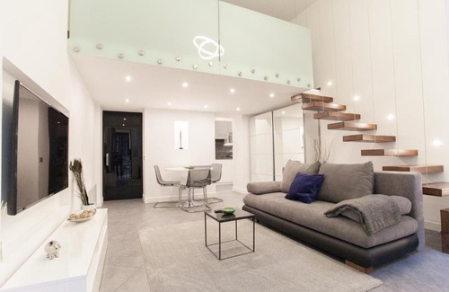 Terezvaros Apartment | Stylish Loft with Finnish SAUNA
