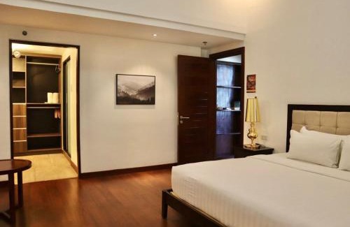 Mandaue Apartment | Stylish Luxury Penthouse with 3BR, Wifi, Gym, across Malls