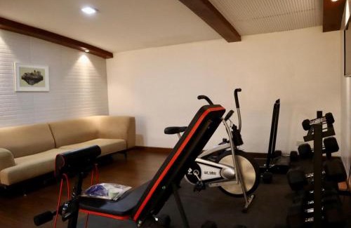 Mandaue Apartment | Stylish Luxury Penthouse with 3BR, Wifi, Gym, across Malls