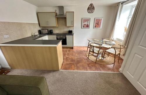 Porth House | Stylish miners cottage at North Rd
