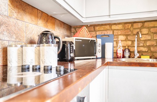 Kilburn Apartment | Stylish Modern 1 Bed Apartment in London NW6*16