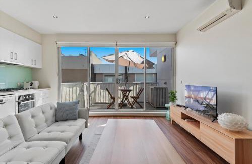 North Melbourne Apartment | Stylish North Melbourne Stay, Minutes to CBD