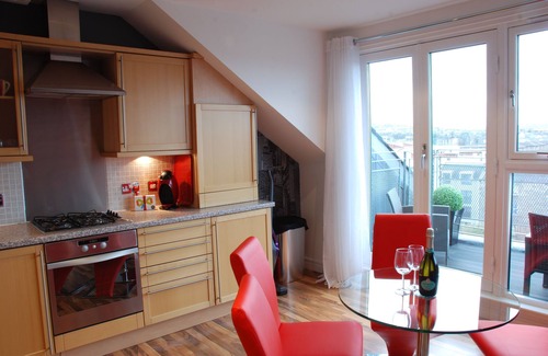 Edinburgh Apartment | Stylish Penthouse Aparment in Edinburgh City Centre with views of the Castle.