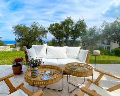 Haniotis Apartment | Stylish Pool Villa Konstantinidis Complex