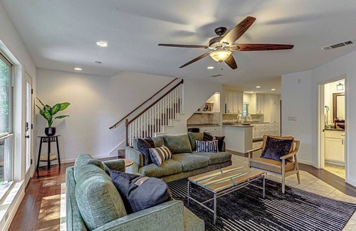 Holly House | Stylish Remodeled 3 BDR w/Studio in East Austin!