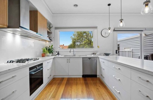 Soldiers Hill House | Stylish Soldiers Hill Retreat