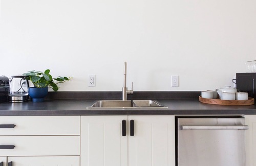 Wellington Apartment | Stylish, spacious suite in Wellington- steps to beach, dining, brewery and shops