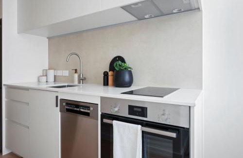 Te Aro Apartment | Stylish Stay on Courtenay - 1BR APT