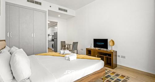 Jumeirah Village Circle Apartment | Stylish Studio - Panoramic City View - JVC