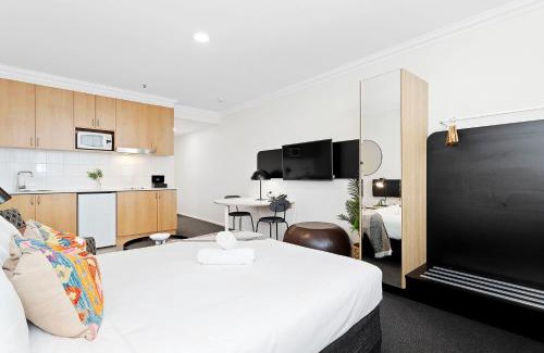 Perth Central Business District Apartment | Stylish Urban Gem Downtown Perth