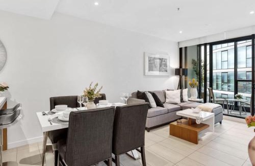 Fortitude Valley Apartment | Stylish Valley Stay in Brisbane City Hub