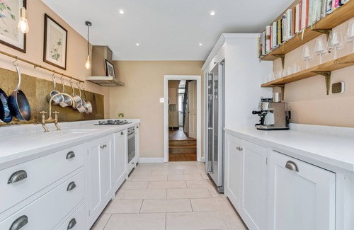 Camberwell House | Stylish Victorian London Terrace House, South London - Excellent transport links